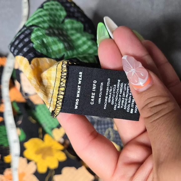 Who What Wear Black Floral Ruffle Tank - Picture 4 of 5